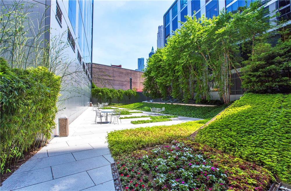 20160810152230_CascadingCurrentsofGreen1